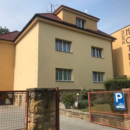Hotel Bohemia Jičín Buitenkant foto