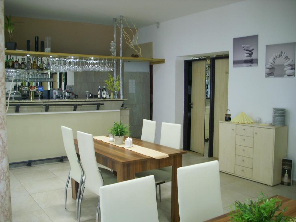 Hotel Bohemia Jičín Buitenkant foto