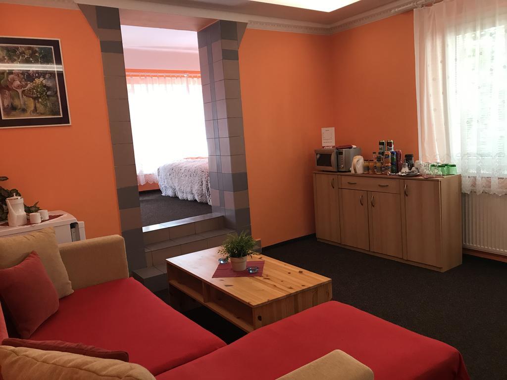 Hotel Bohemia Jičín Buitenkant foto