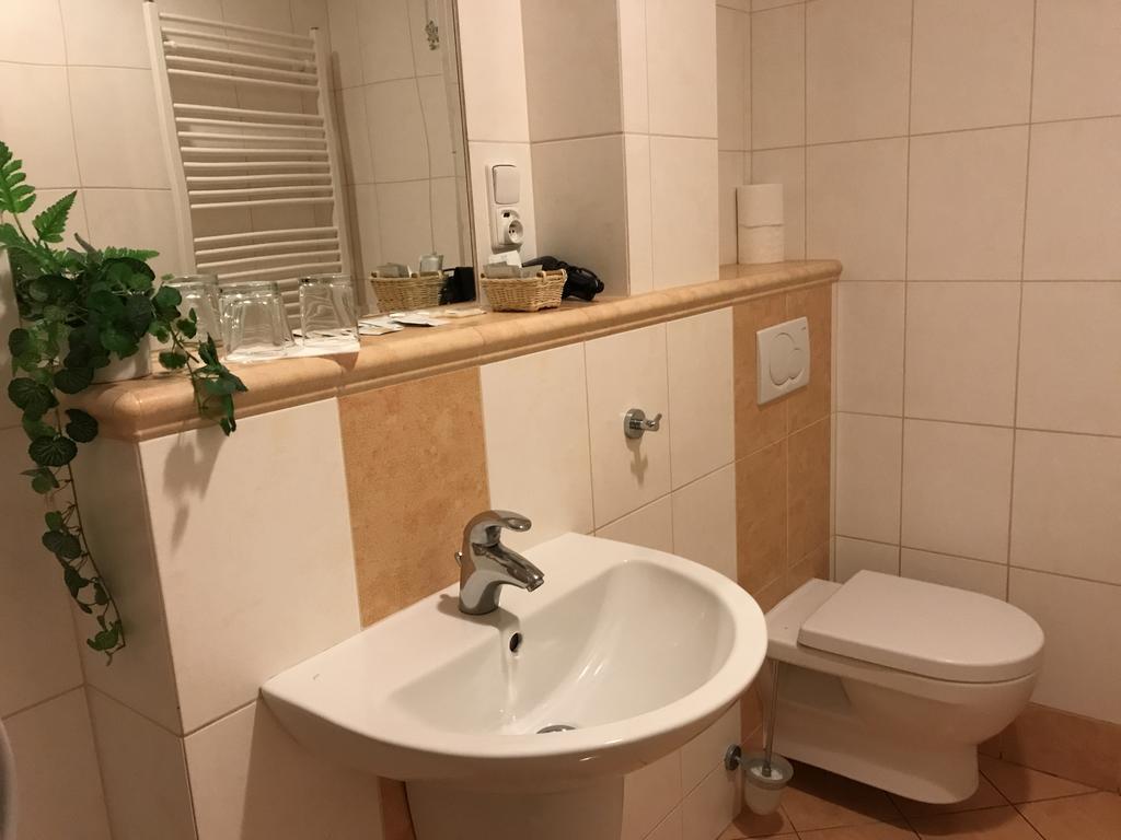 Hotel Bohemia Jičín Buitenkant foto
