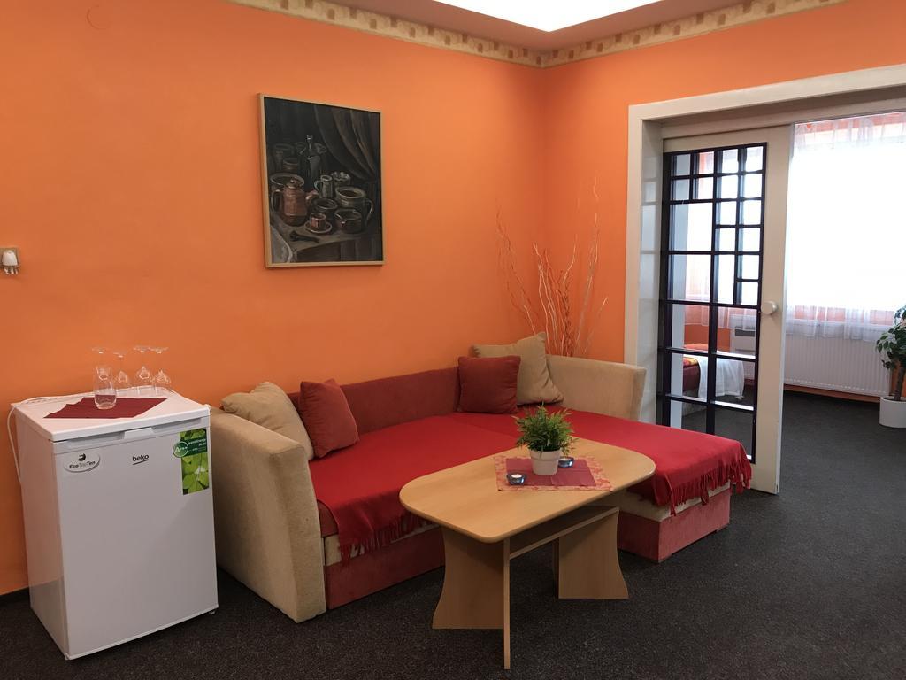 Hotel Bohemia Jičín Buitenkant foto