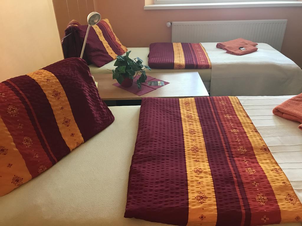 Hotel Bohemia Jičín Buitenkant foto