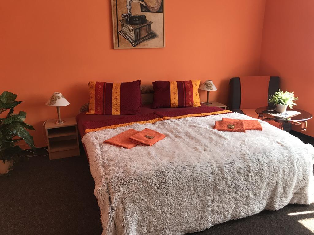 Hotel Bohemia Jičín Buitenkant foto
